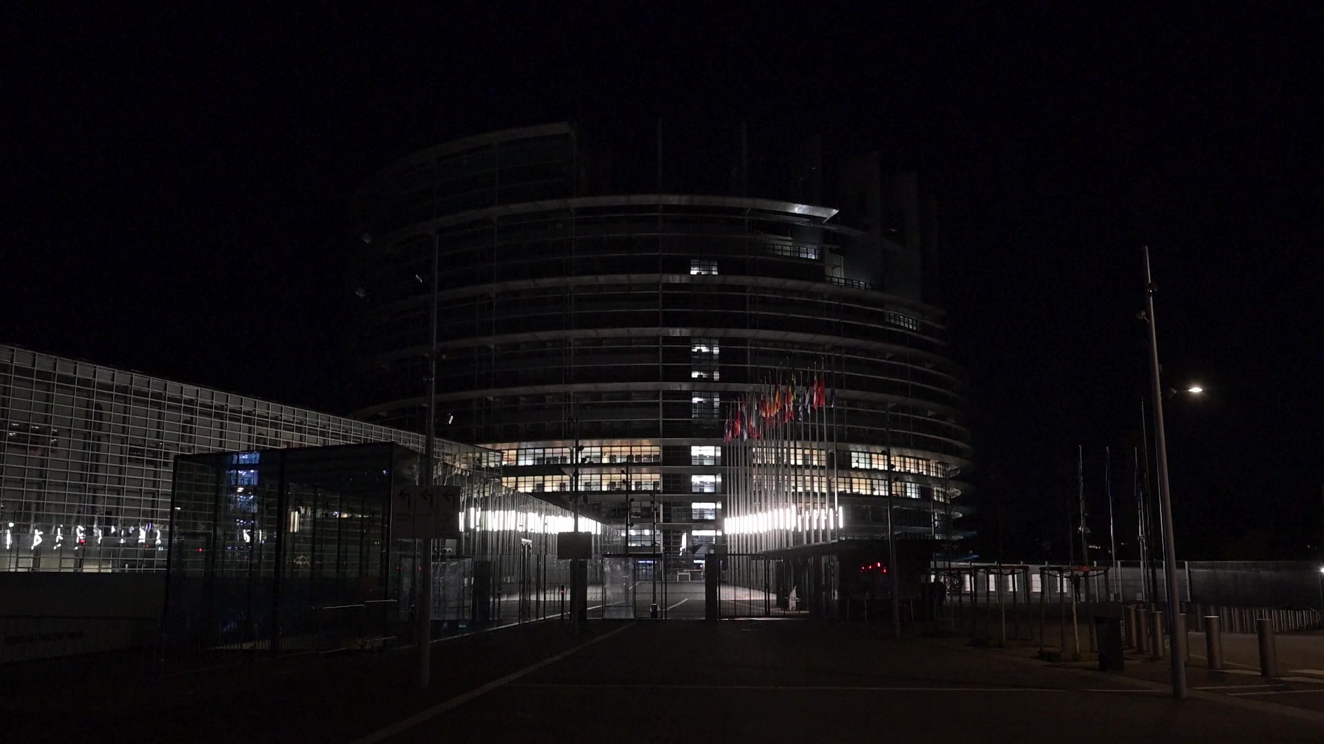 Earth Hour Day 2026: the European Parliament in Strasbourg switches off its lights